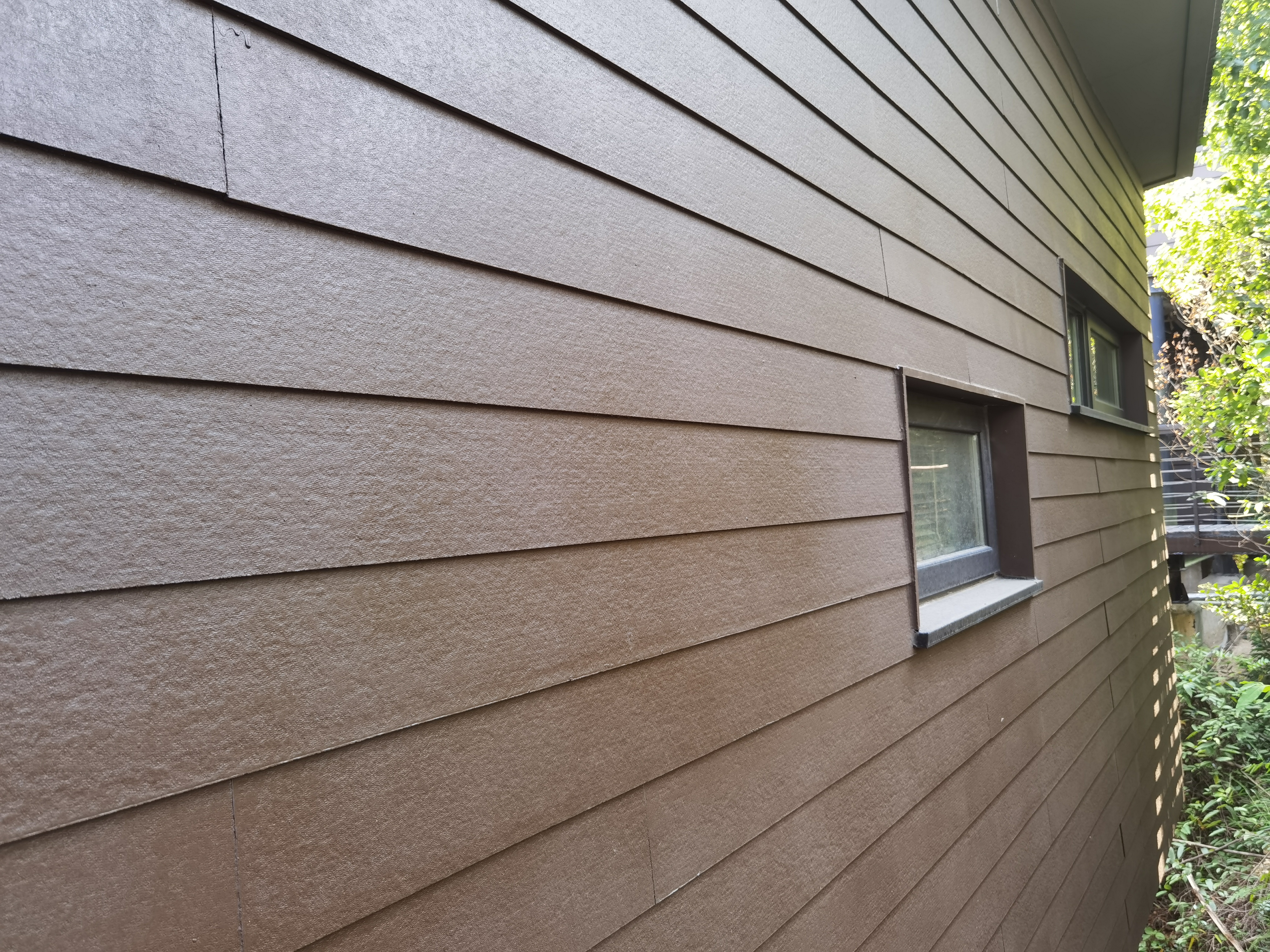 Противопожарный сайдинг для наружных стен идеально подходит для использования на известных курортах. 